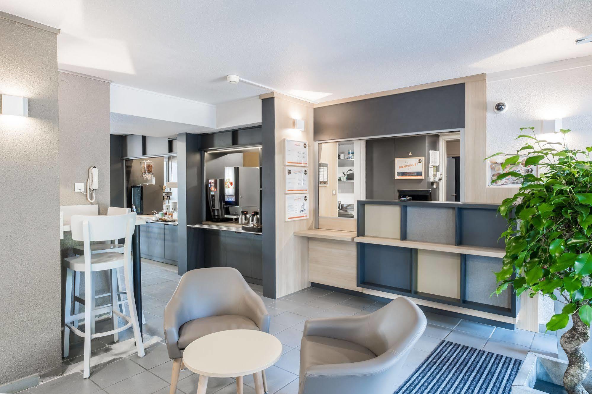 B&B Hotel Rouen Saint-Étienne-du-Rouvray Buitenkant foto