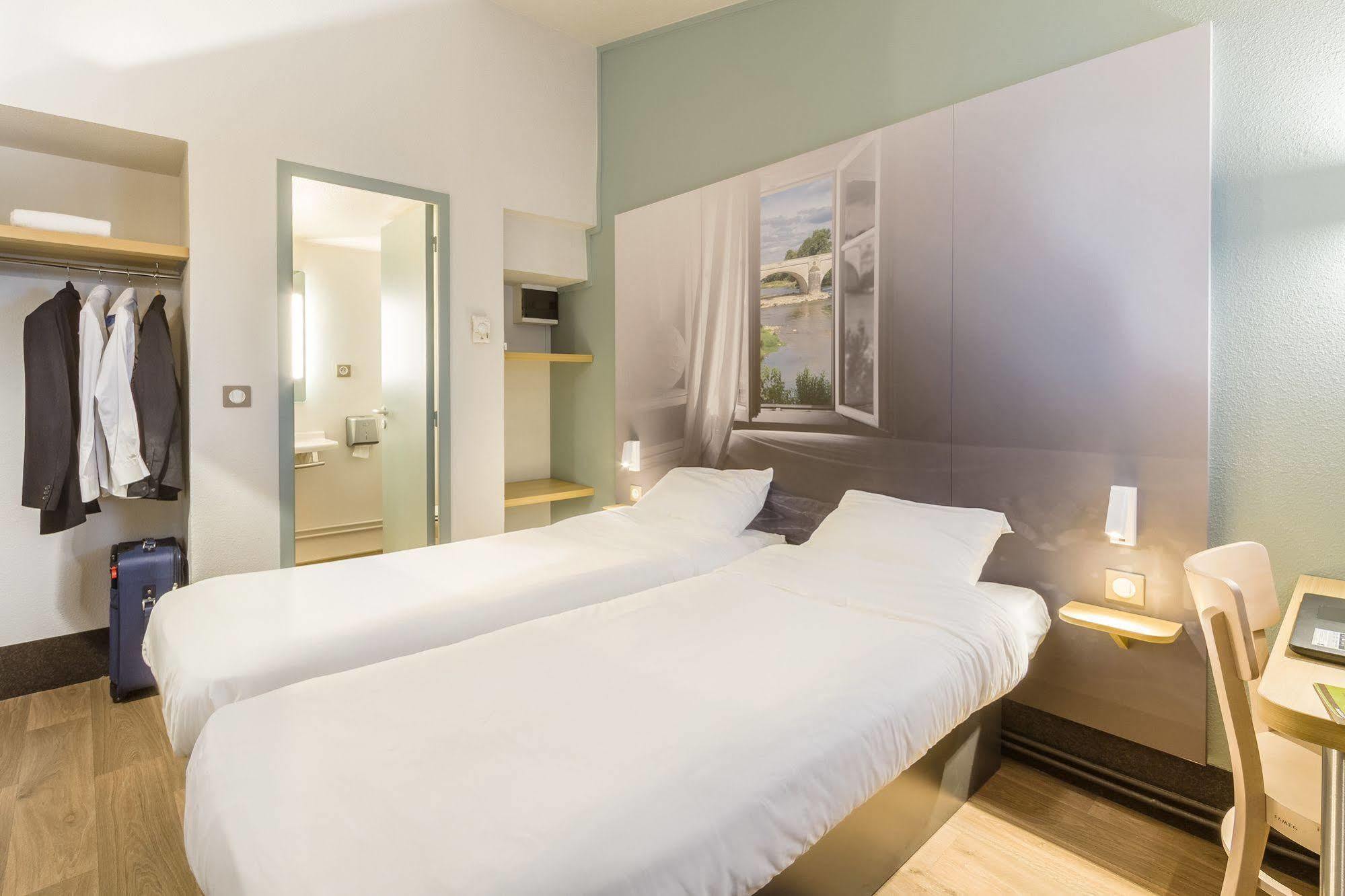 B&B Hotel Rouen Saint-Étienne-du-Rouvray Buitenkant foto