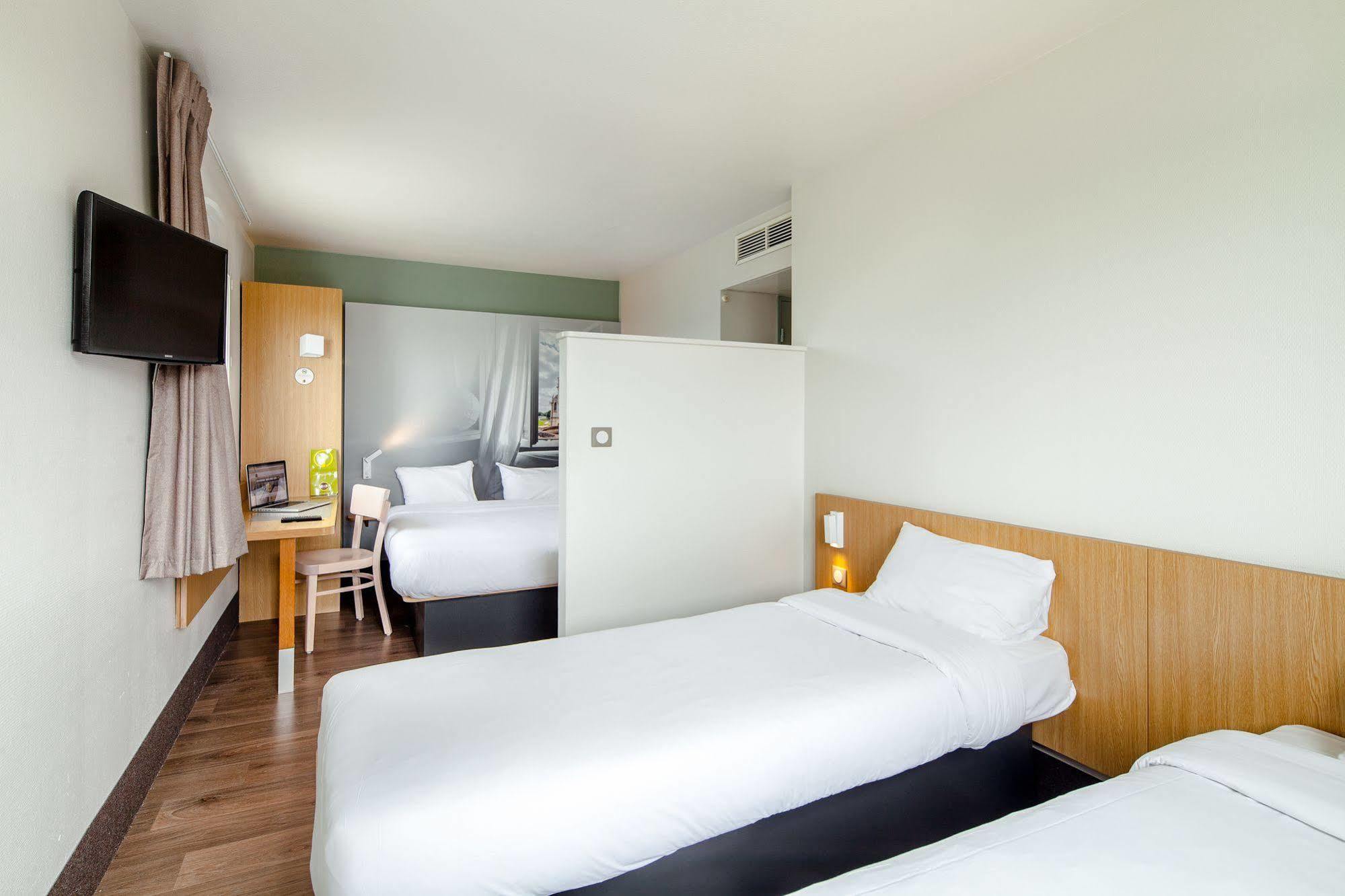 B&B Hotel Rouen Saint-Étienne-du-Rouvray Buitenkant foto