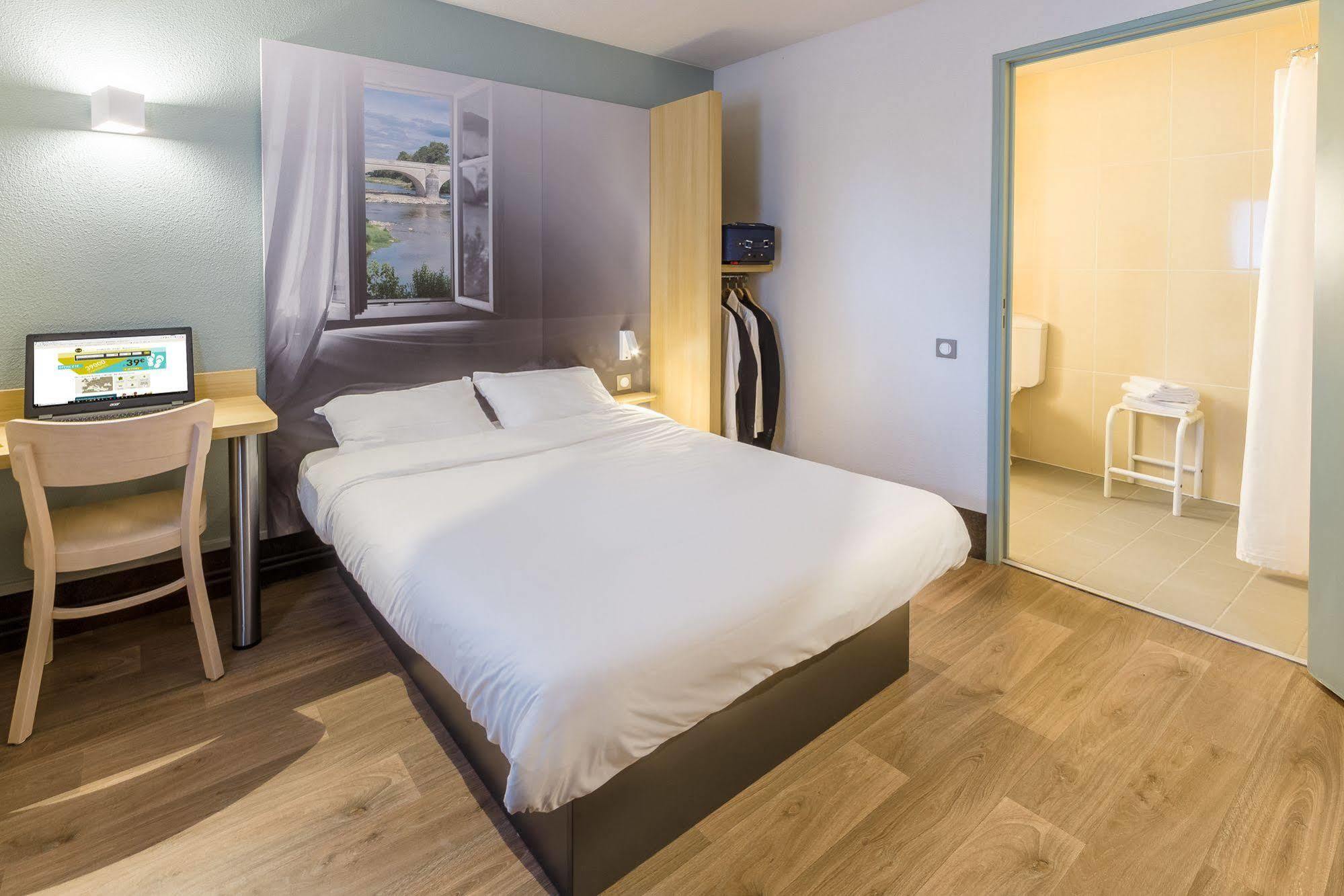 B&B Hotel Rouen Saint-Étienne-du-Rouvray Buitenkant foto