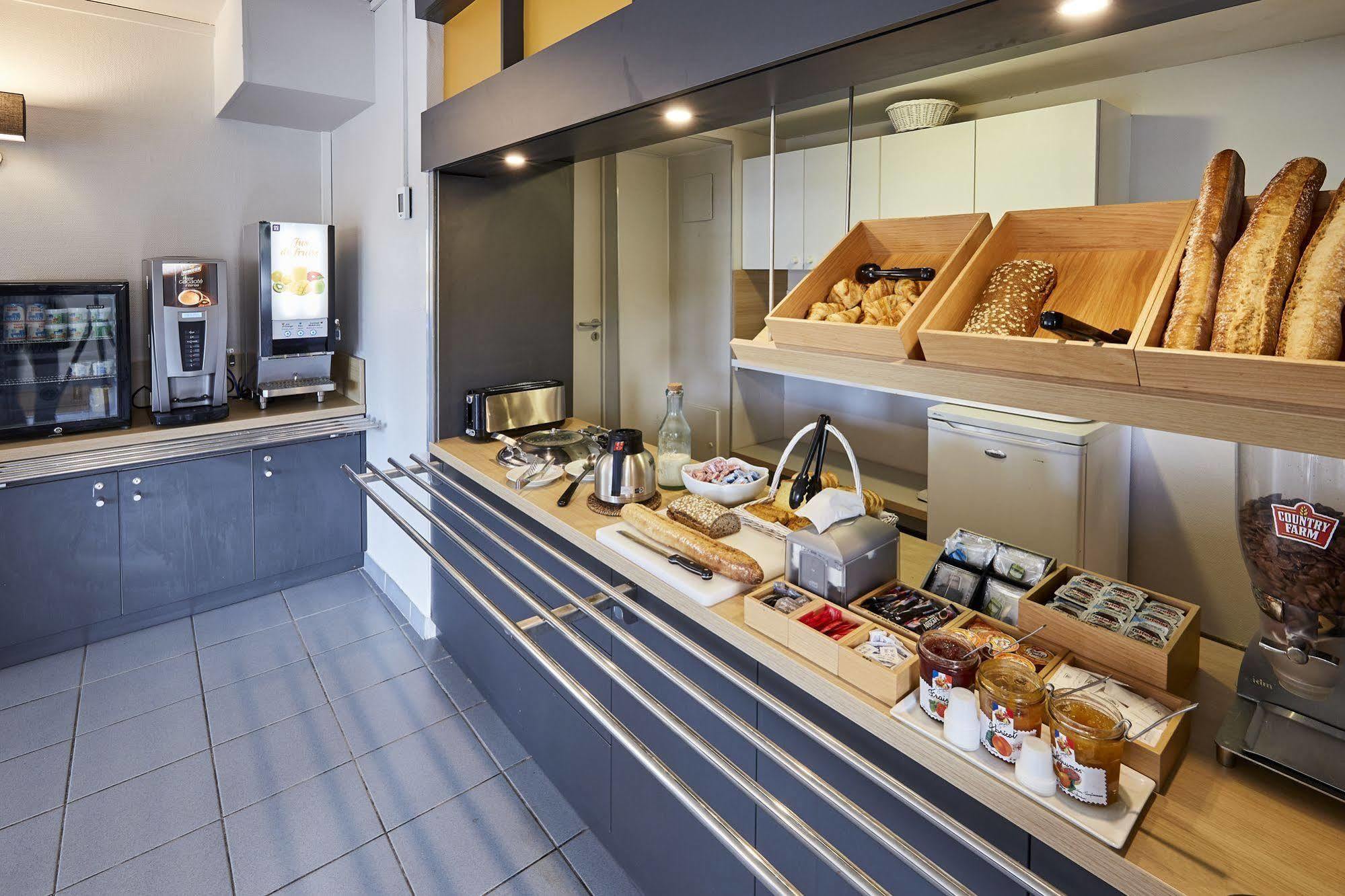 B&B Hotel Rouen Saint-Étienne-du-Rouvray Buitenkant foto