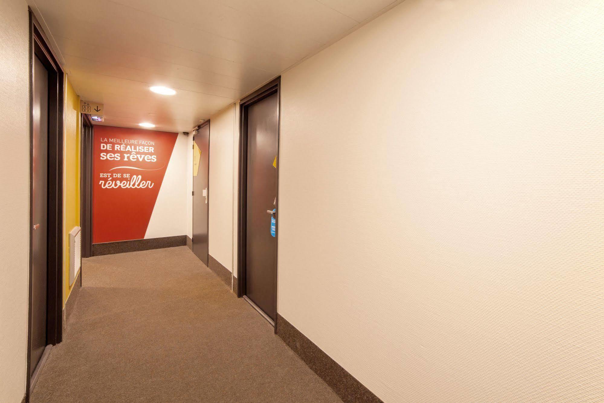 B&B Hotel Rouen Saint-Étienne-du-Rouvray Buitenkant foto